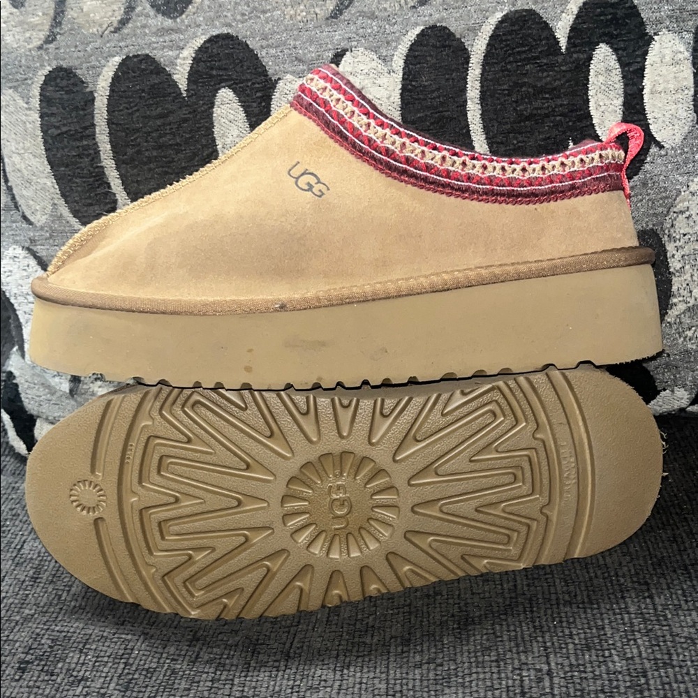 UGG Women's Tan and Red Mules